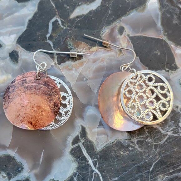 1" Round Metal & Shell Disc 2 Part Dangle Earrings - Picture 2 of 9